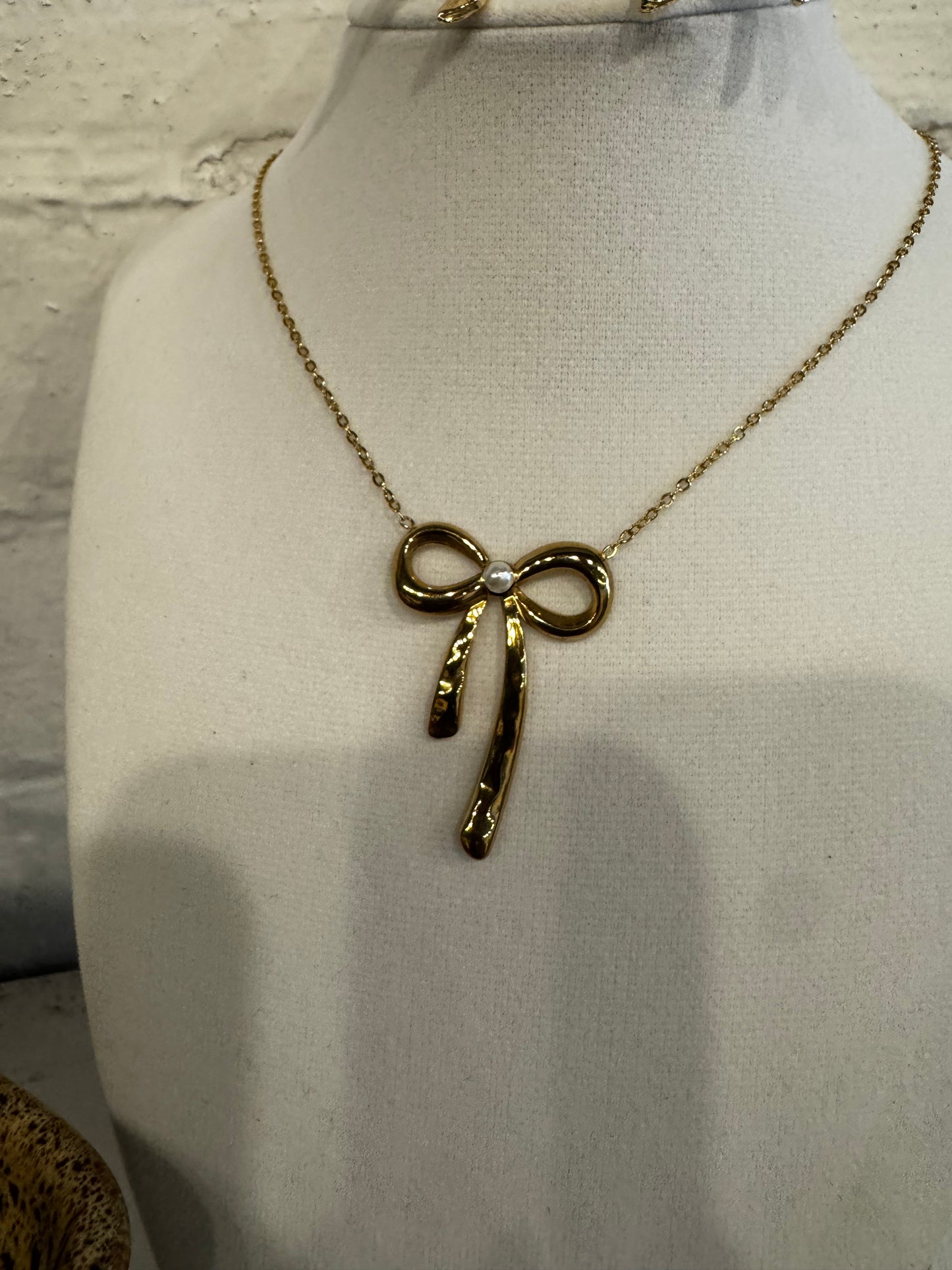 18k Non-tarnish Stainless Steel Bow Necklace